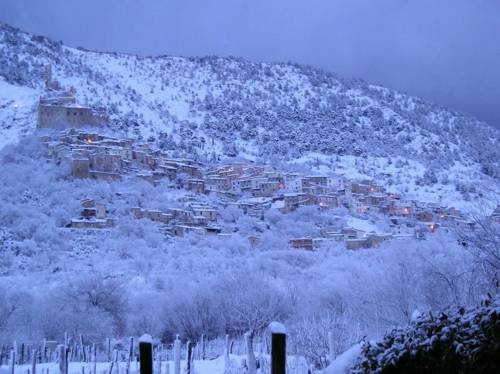 Casa Vacanze Del Borgo Roccacasale Екстер'єр фото